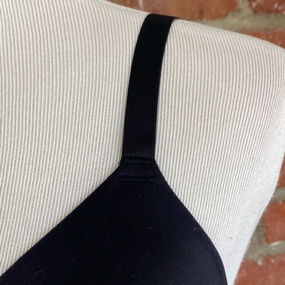 b.tempt'd by Wacoal Future Foundation Wire Free Contour Bra
956281 Size 40C - Picture 9 of 11